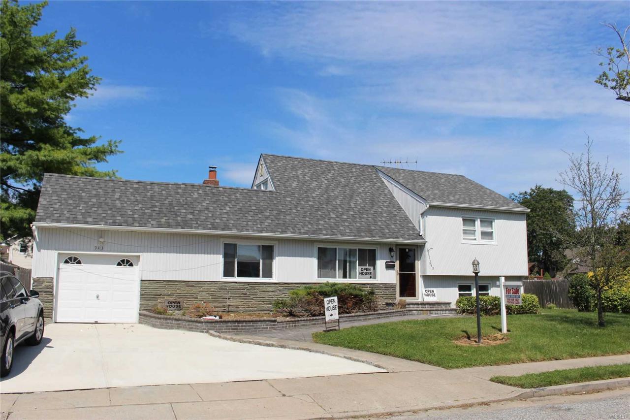 943 Hastings St - Photo 1