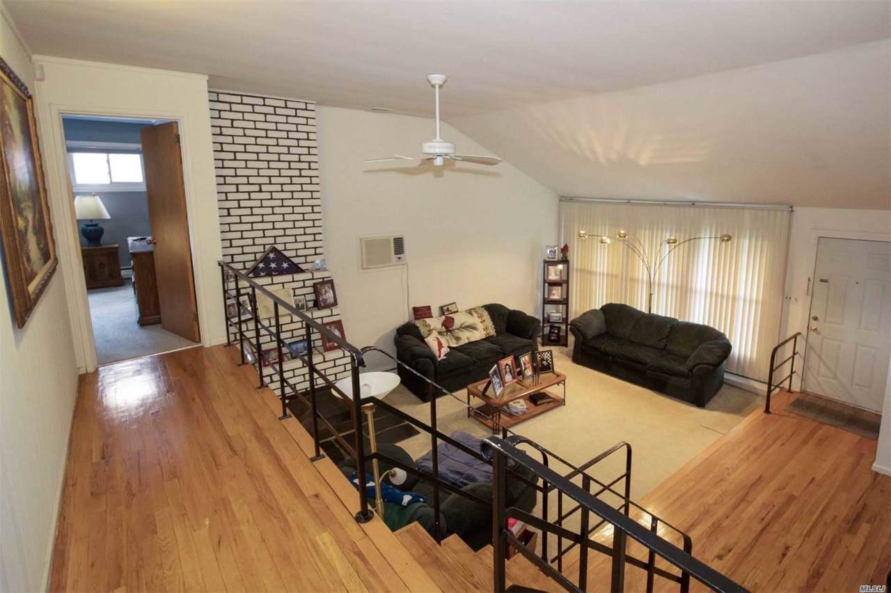 1049 Ruth Pl - Photo 1