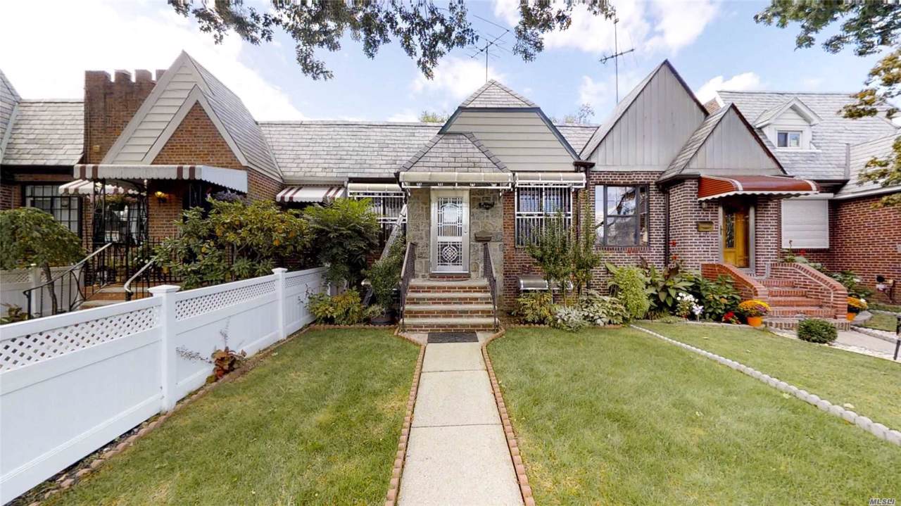 84-25 Doran Ave - Photo 1