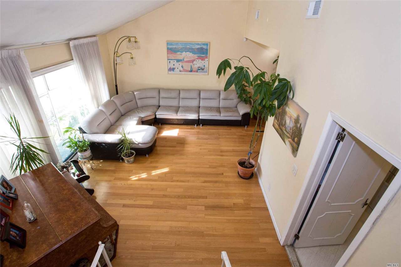 866 Oak Ln - Photo 1