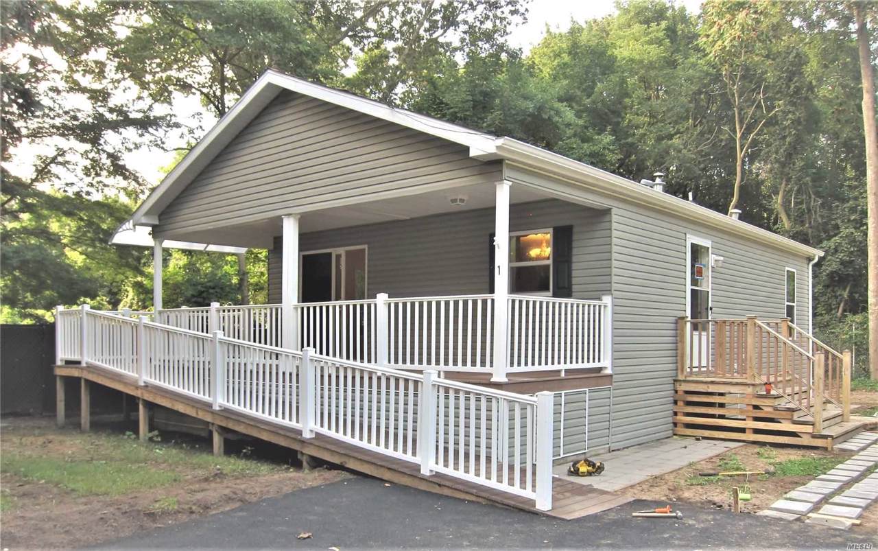 277-1 Old Country Rd - Photo 1