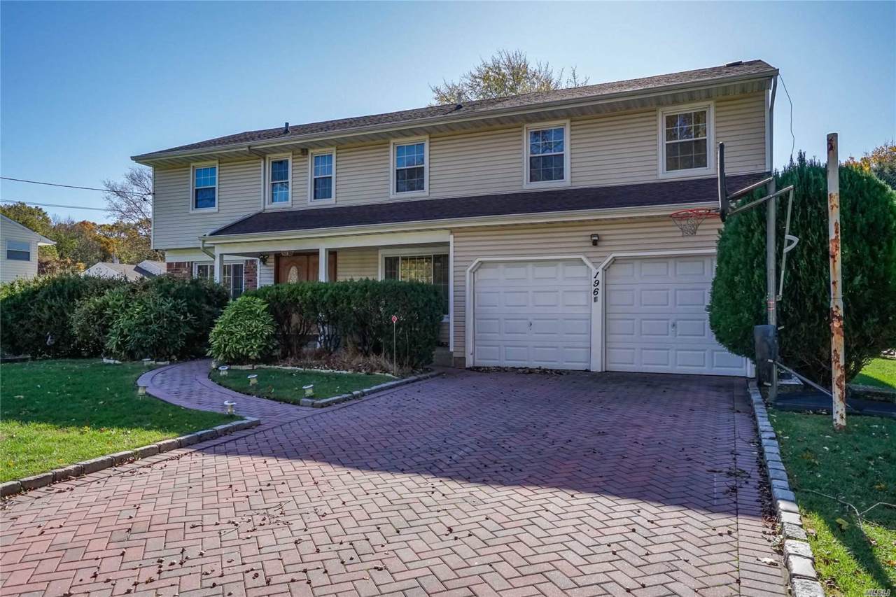 196 Syosset Woodbury Ave - Photo 1