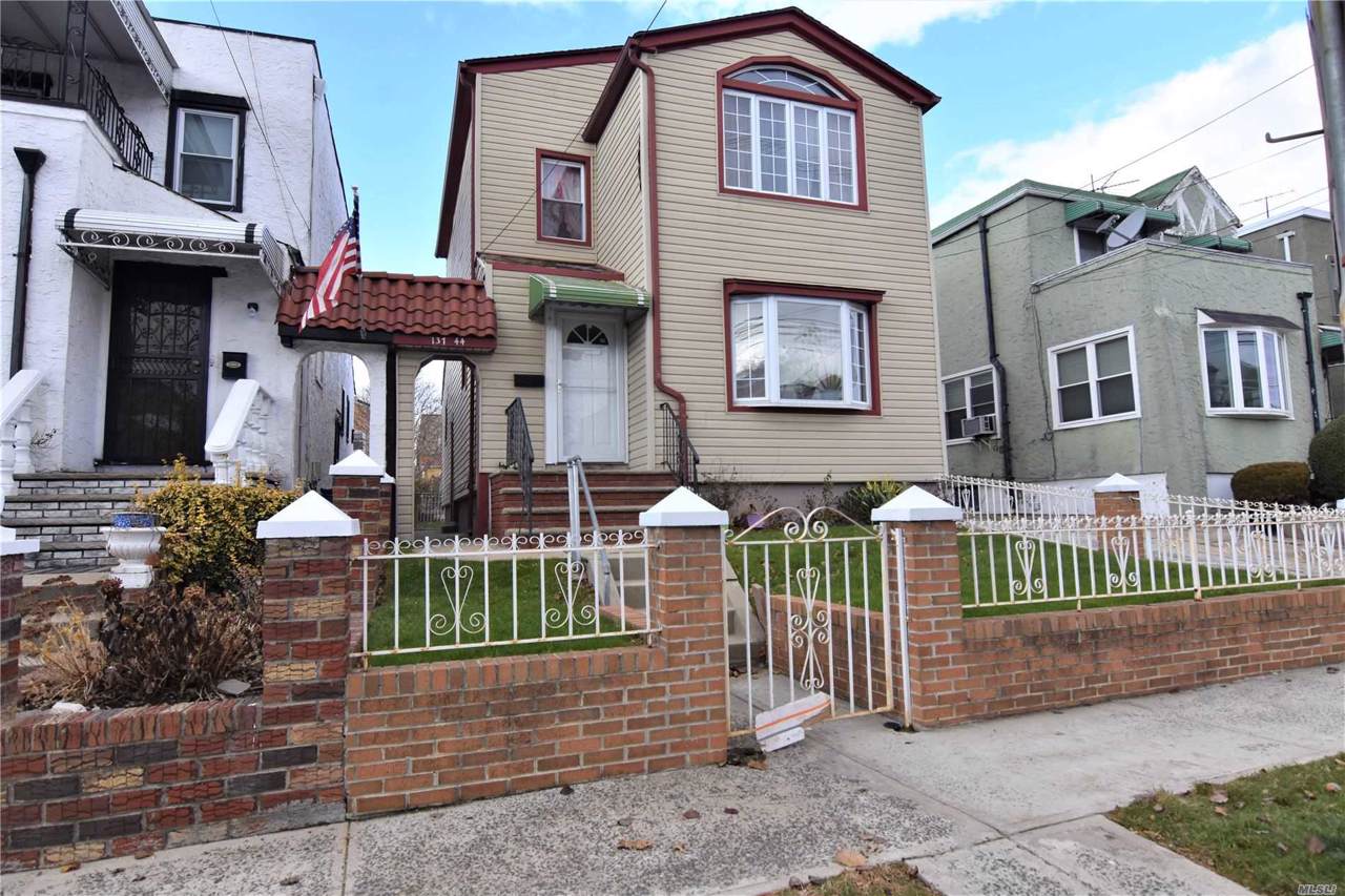 137-44 234th St - Photo 1