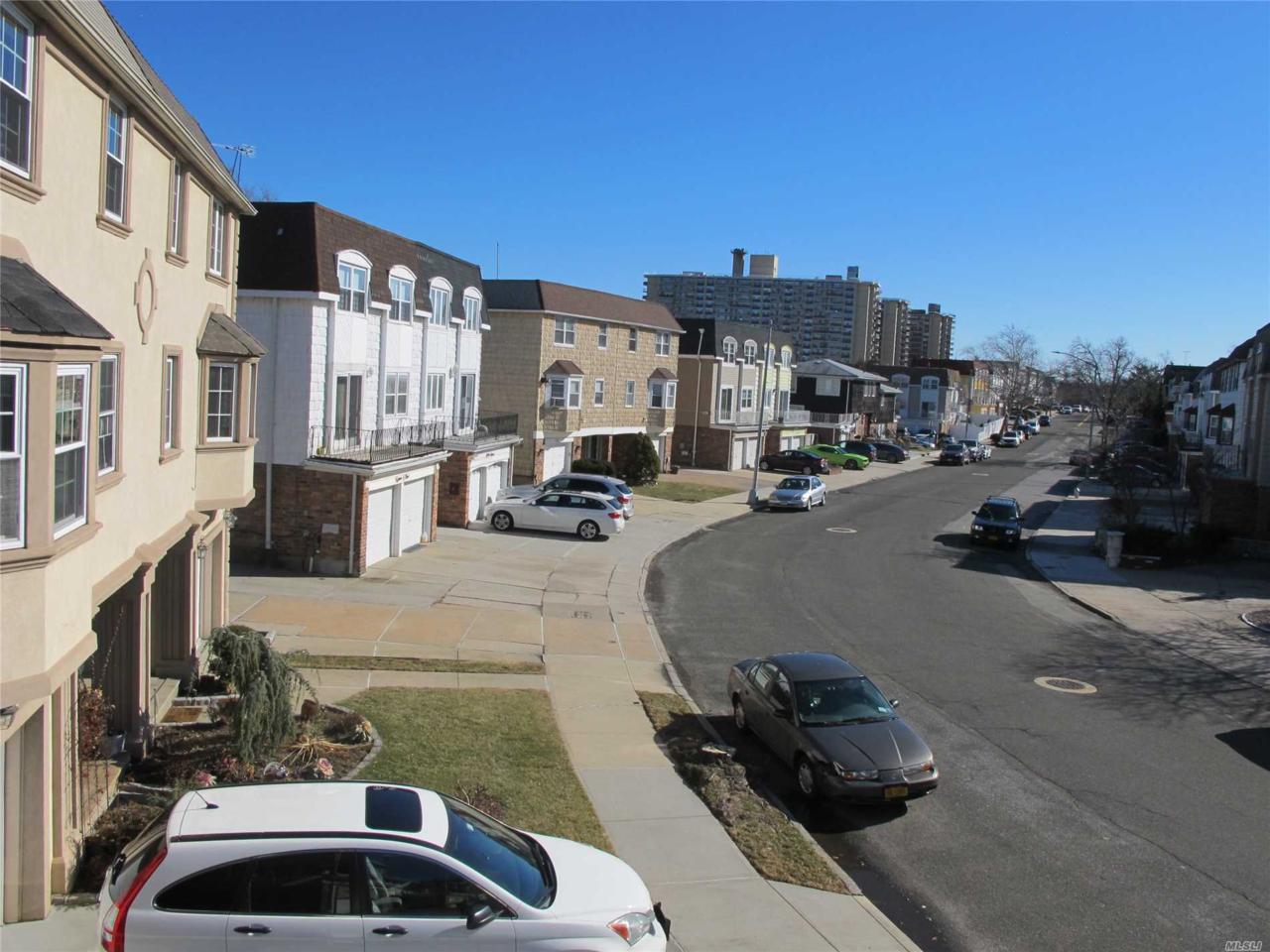 214-15 15th Ave - Photo 1