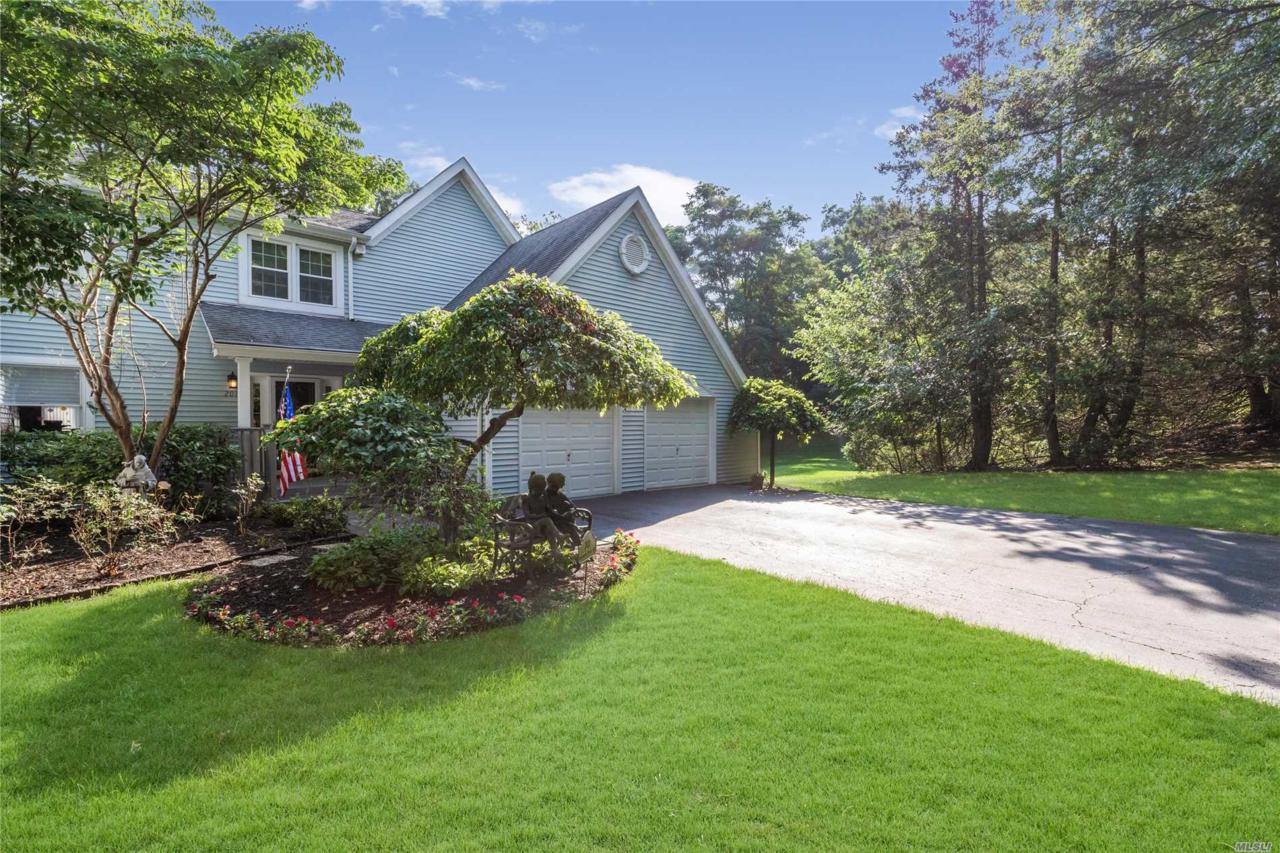 201 Mountain Ridge Dr - Photo 1