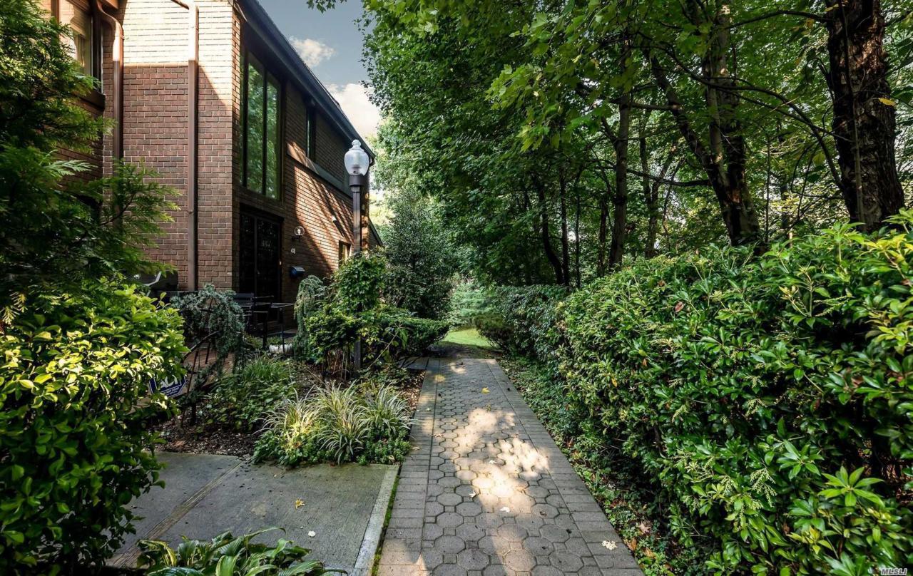 46 Spring Hollow - Photo 1