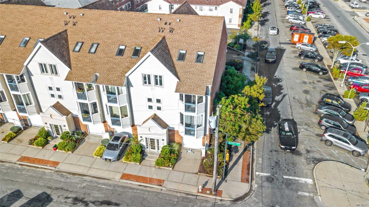 87 Pacific Blvd - Photo 1