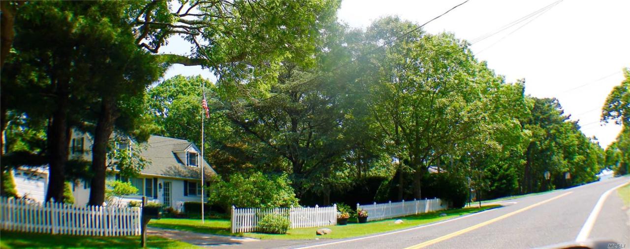 169 Bay Ave - Photo 1
