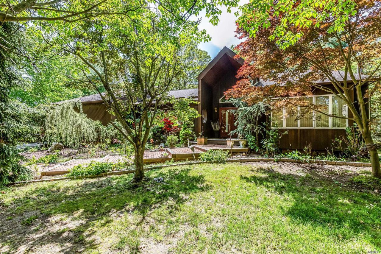 292 Holbrook Rd - Photo 1