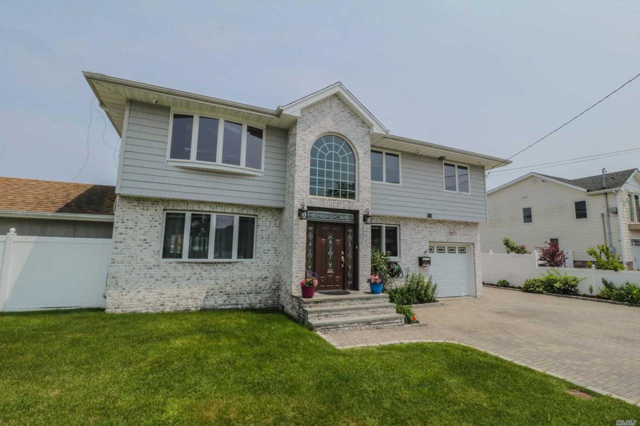 788 Wellwood Ave - Photo 1