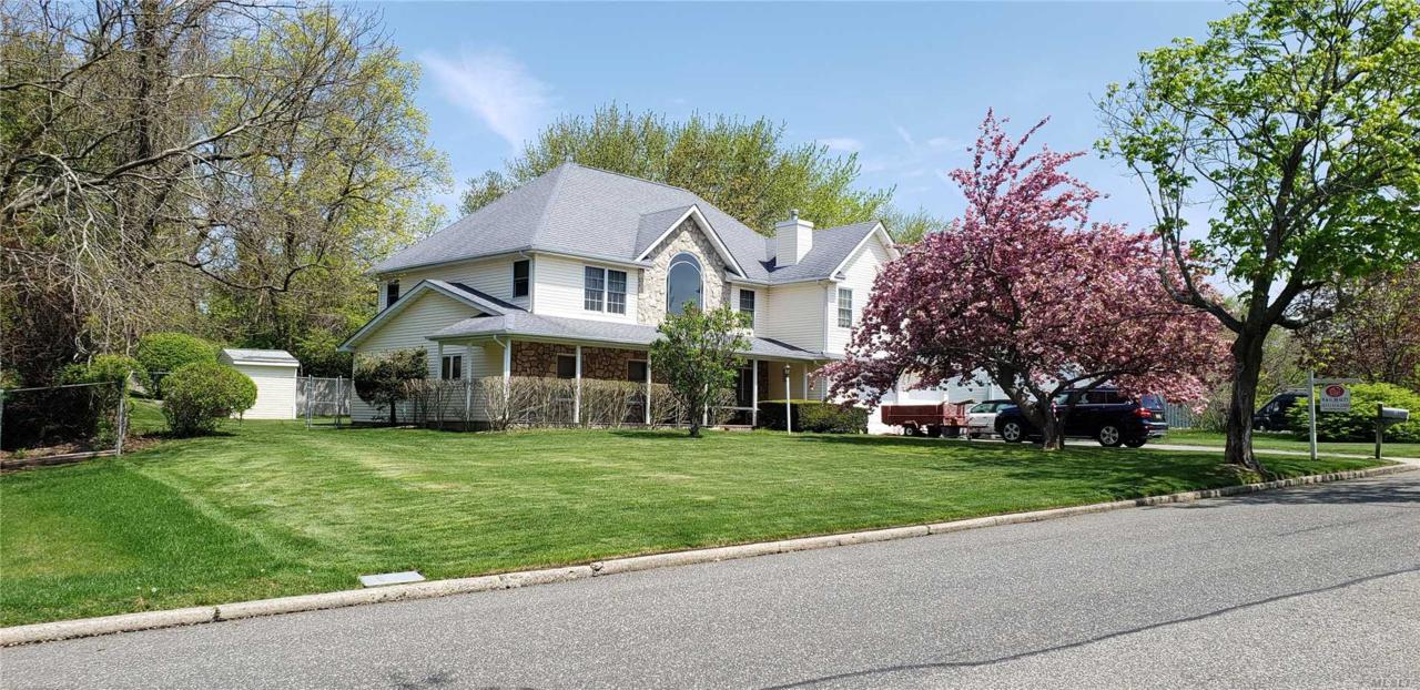 15 Hilltop Dr - Photo 1