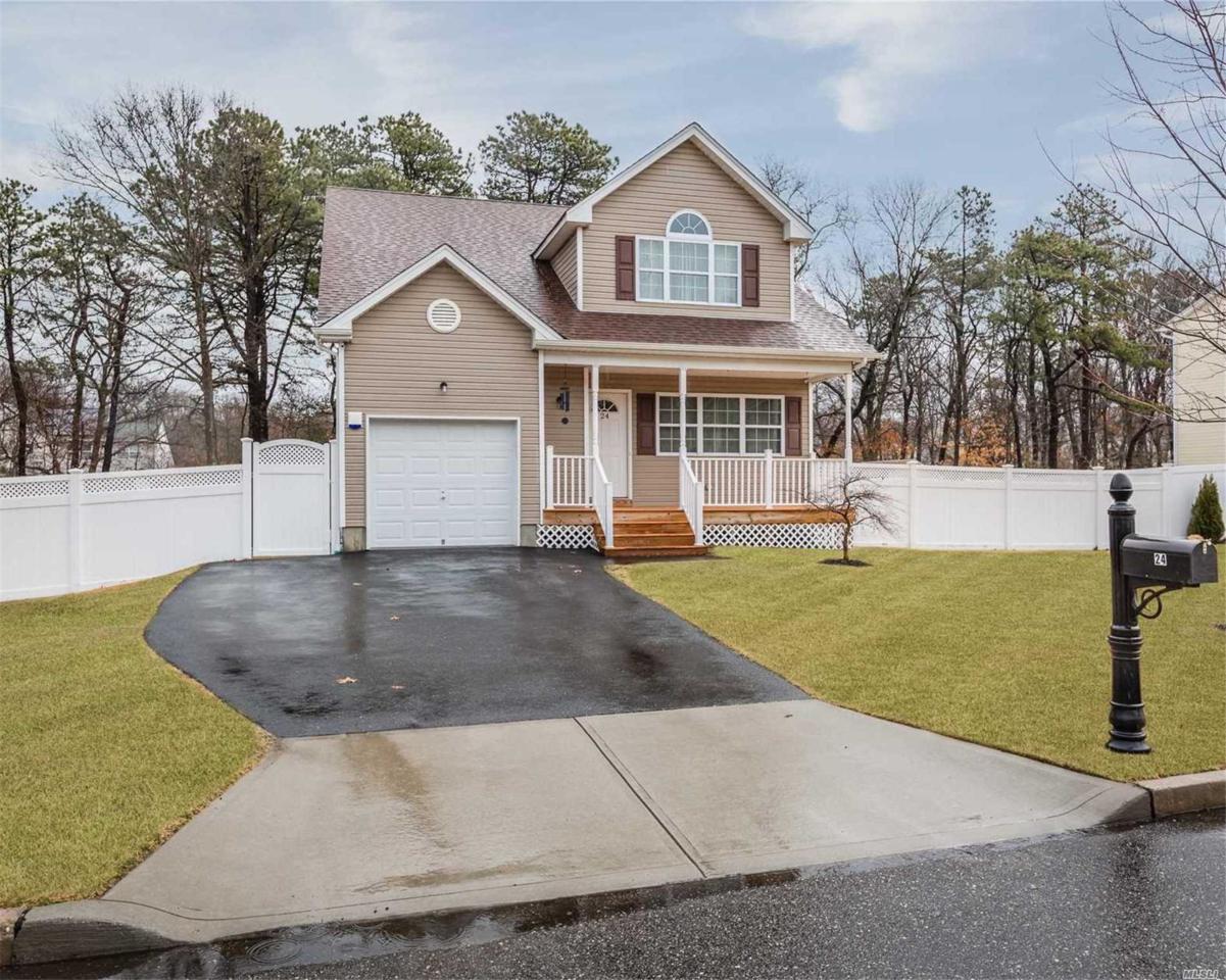24 Chauncey Ln - Photo 1