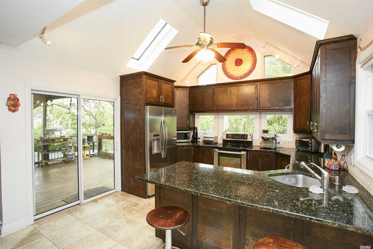 17 Glamford Ave - Photo 1