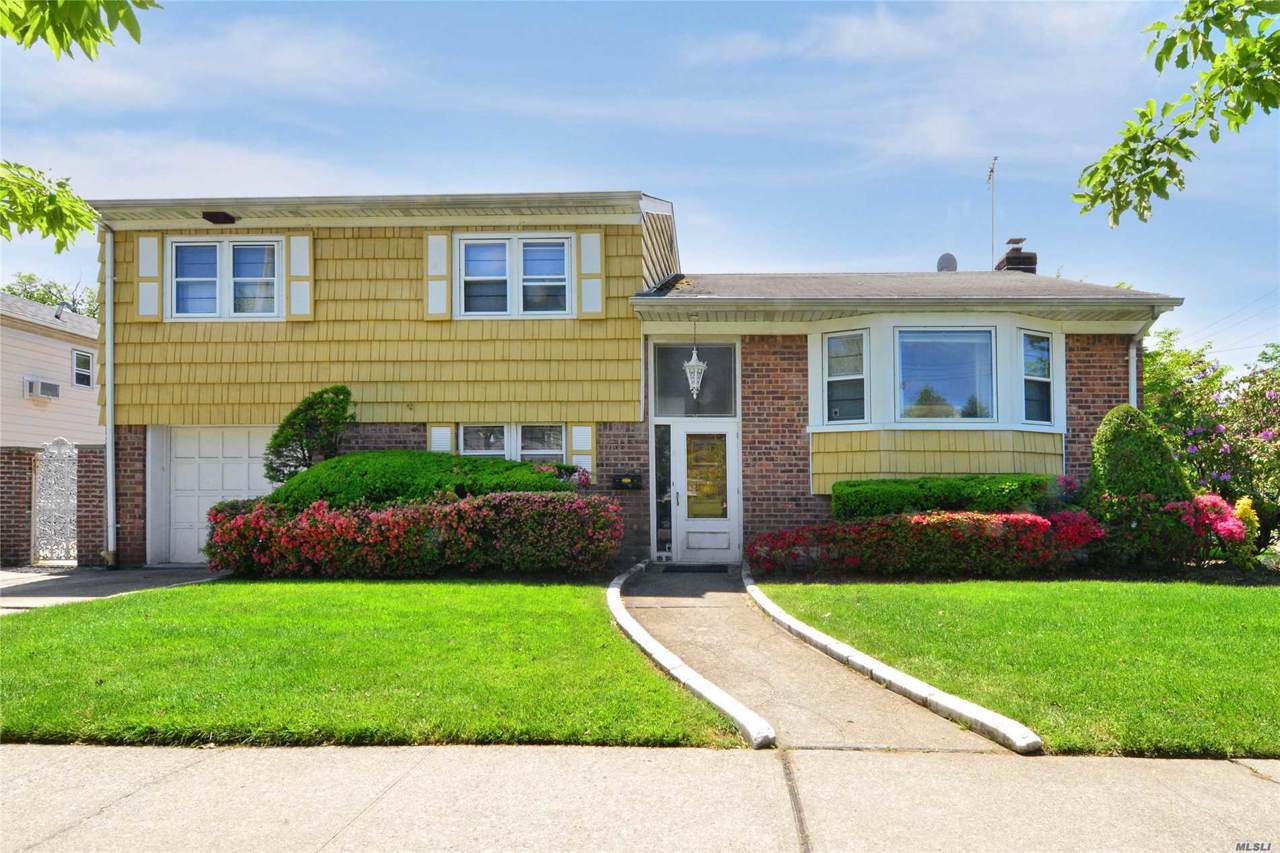 53-16 Douglaston Pky - Photo 1