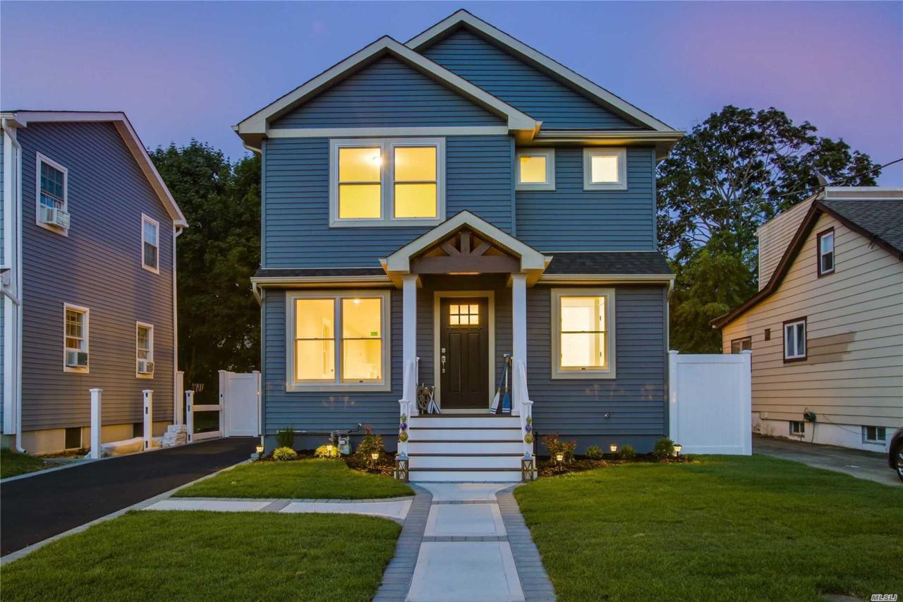 7 Whitman Ave - Photo 1