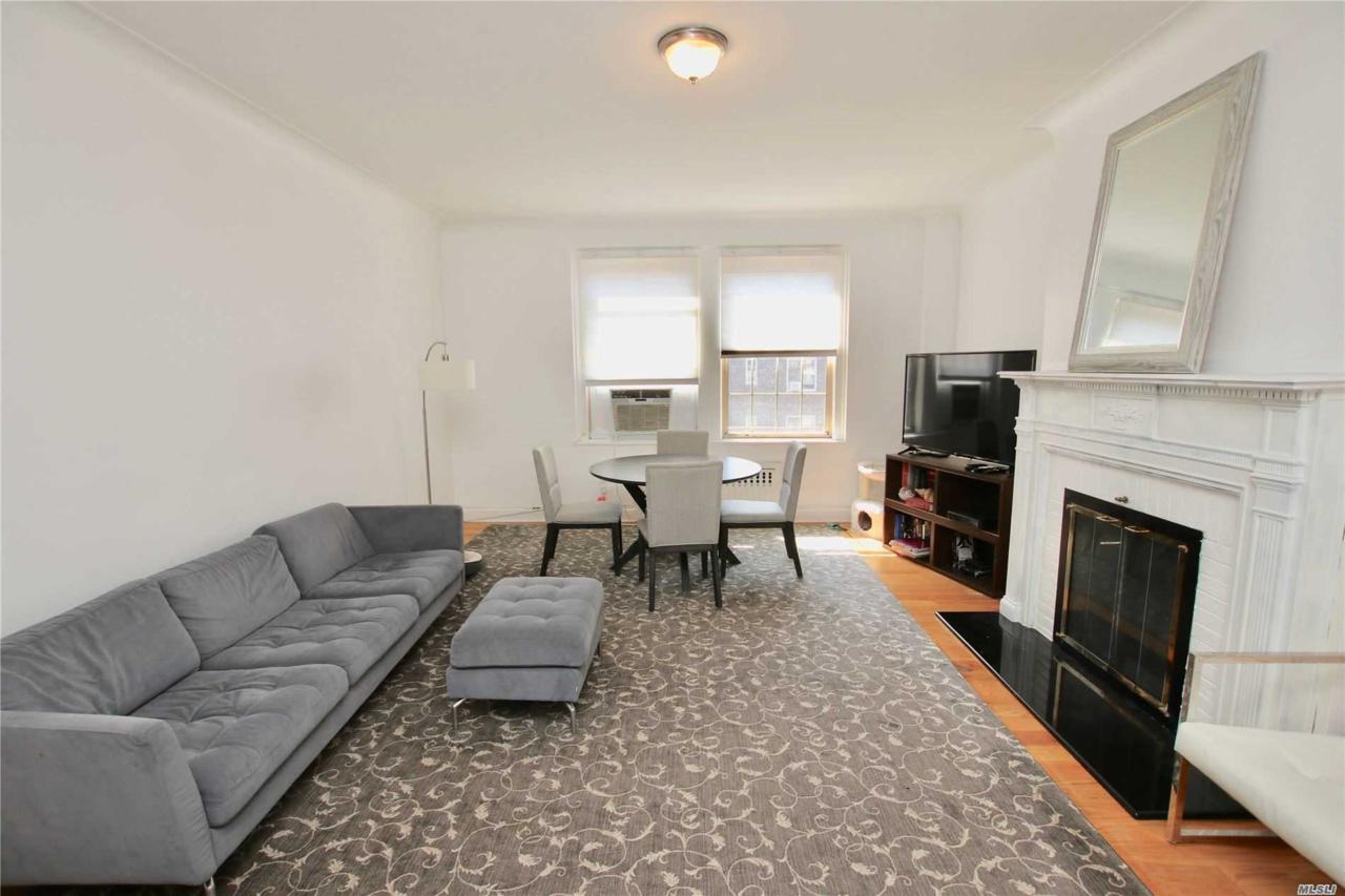 8309 Talbot St - Photo 1