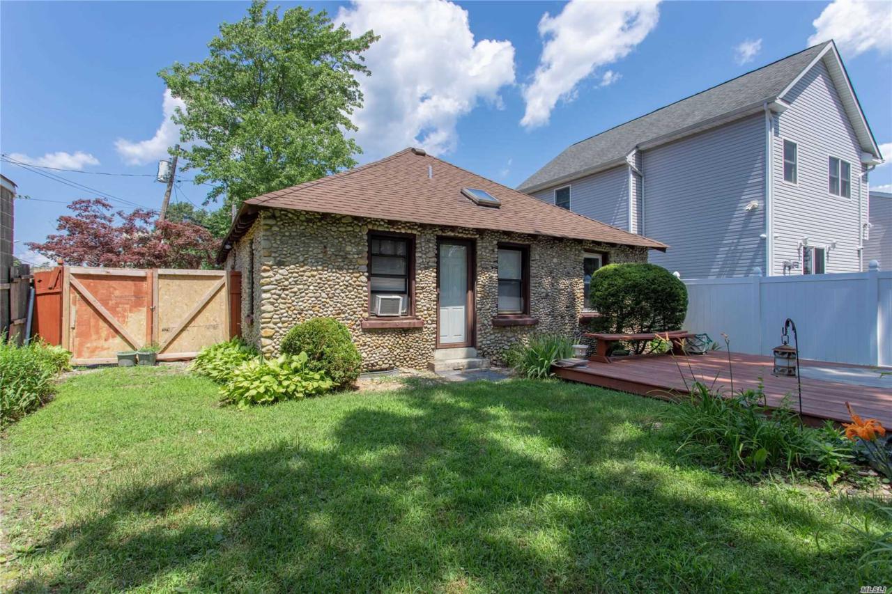 6 Spruce Pl - Photo 1