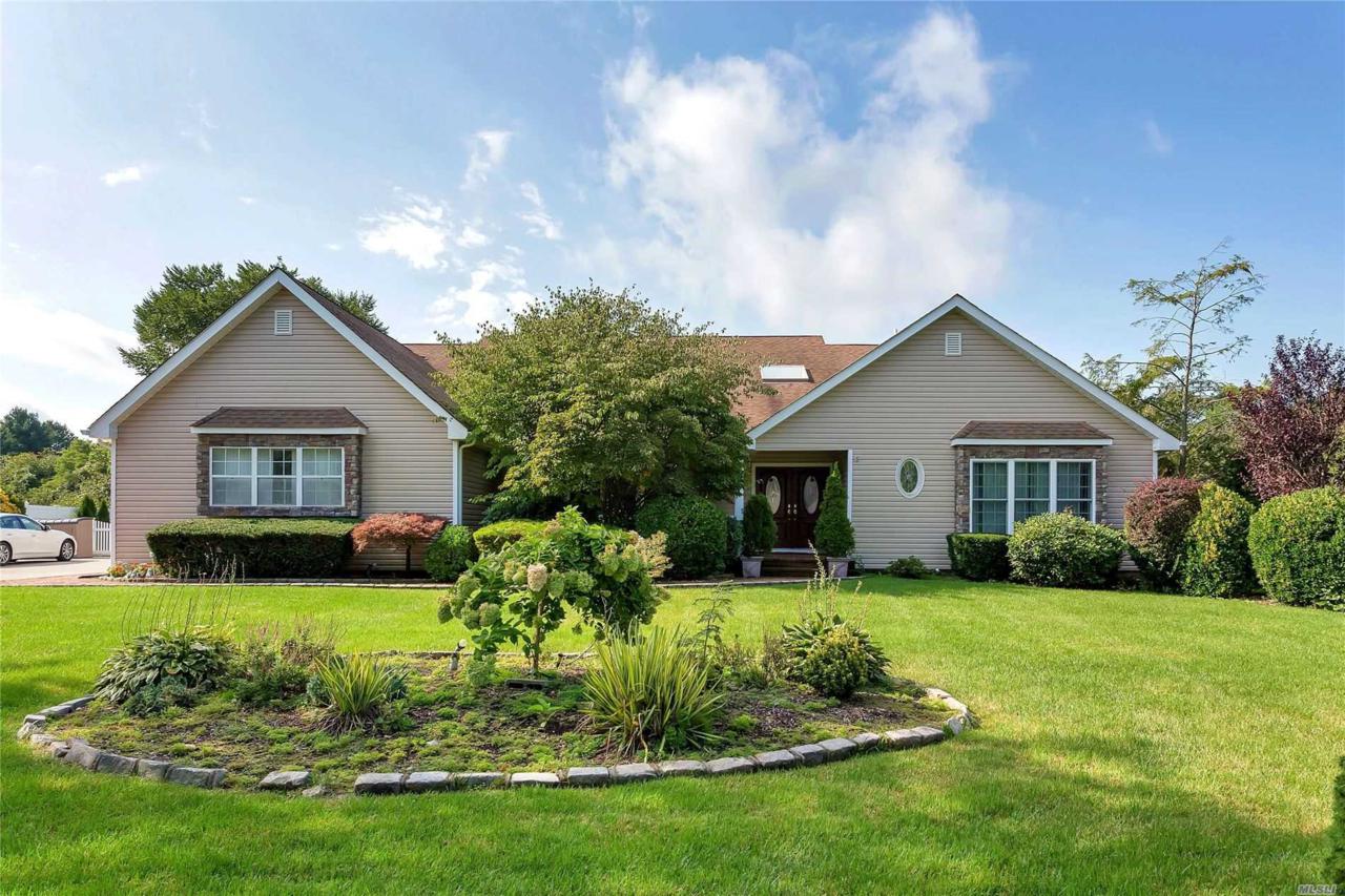 8 Paddock Dr - Photo 1
