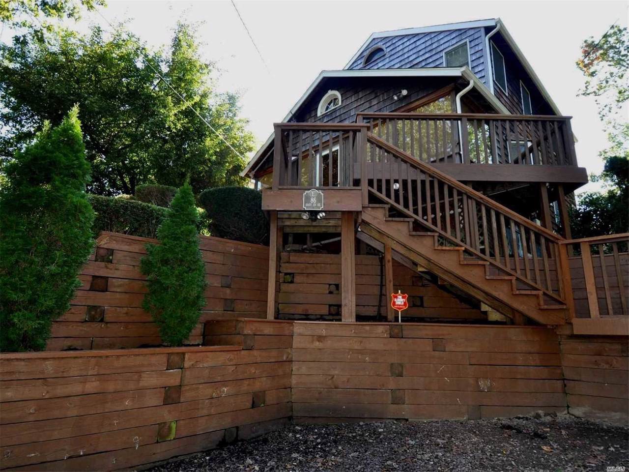 86 23rd St - Photo 1