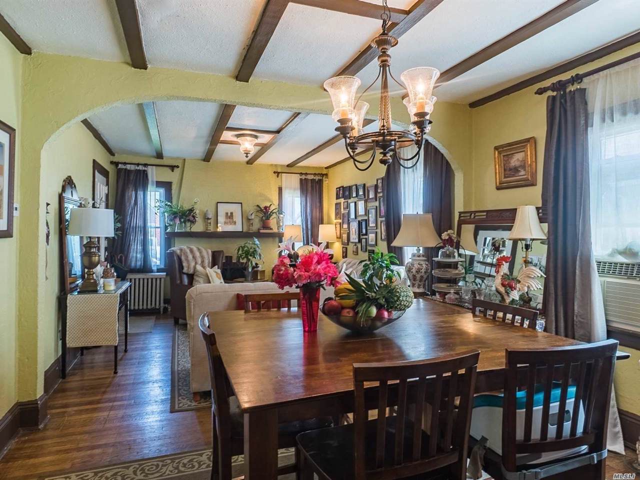 976 Wallace Ave - Photo 1