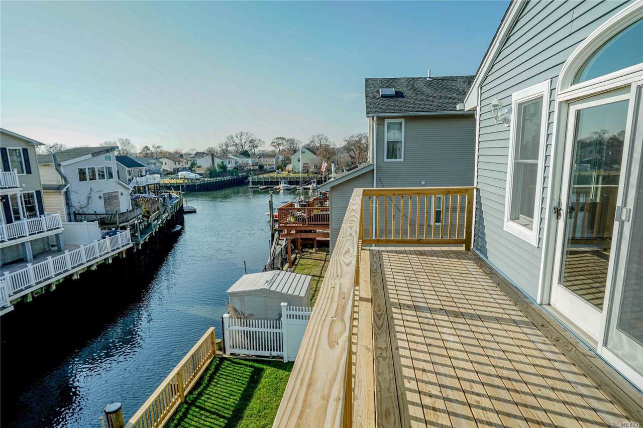 648 Arthur St - Photo 1