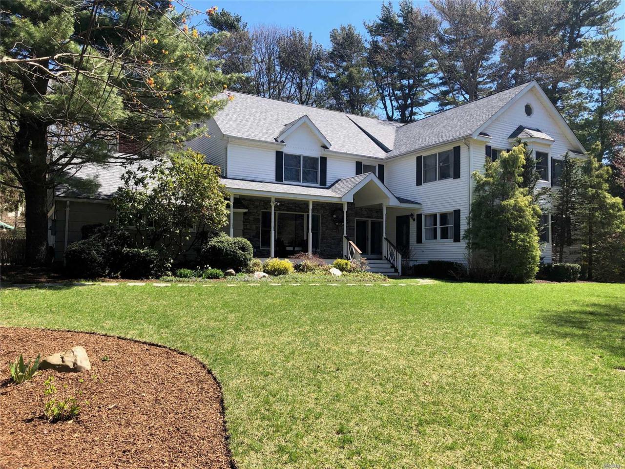 8 Green Acre Ln - Photo 1