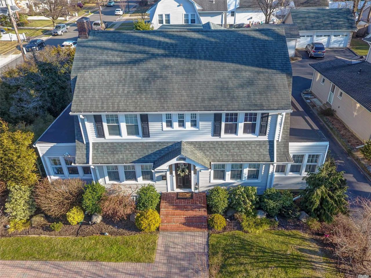 141 Hempstead Ave - Photo 1