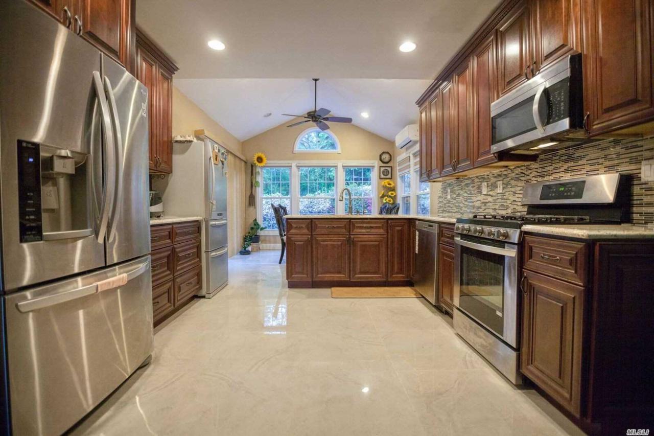 56 Elwood Rd - Photo 1