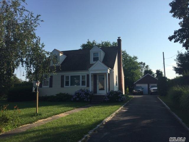 1121 Woodcrest Ave - Photo 1