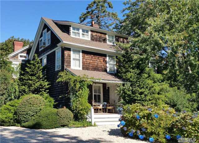 579 Hill St - Photo 1