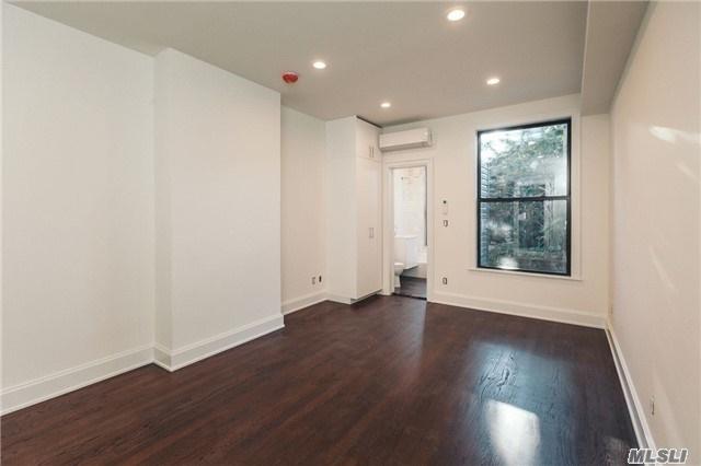 167 Russell St - Photo 1
