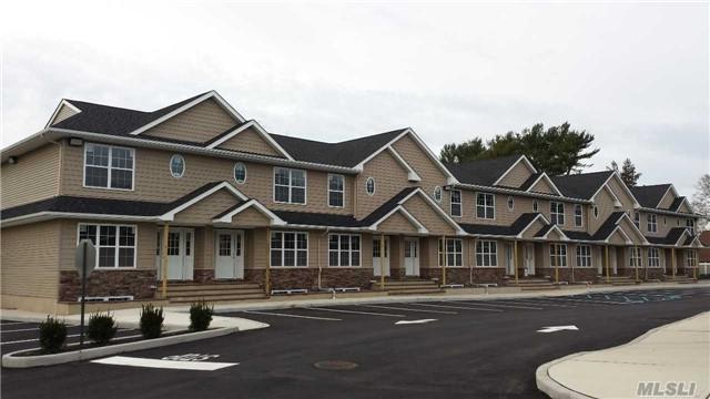 723 Carman Ave - Photo 1