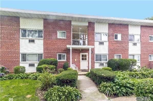 125 Hempstead Garden Dr - Photo 1