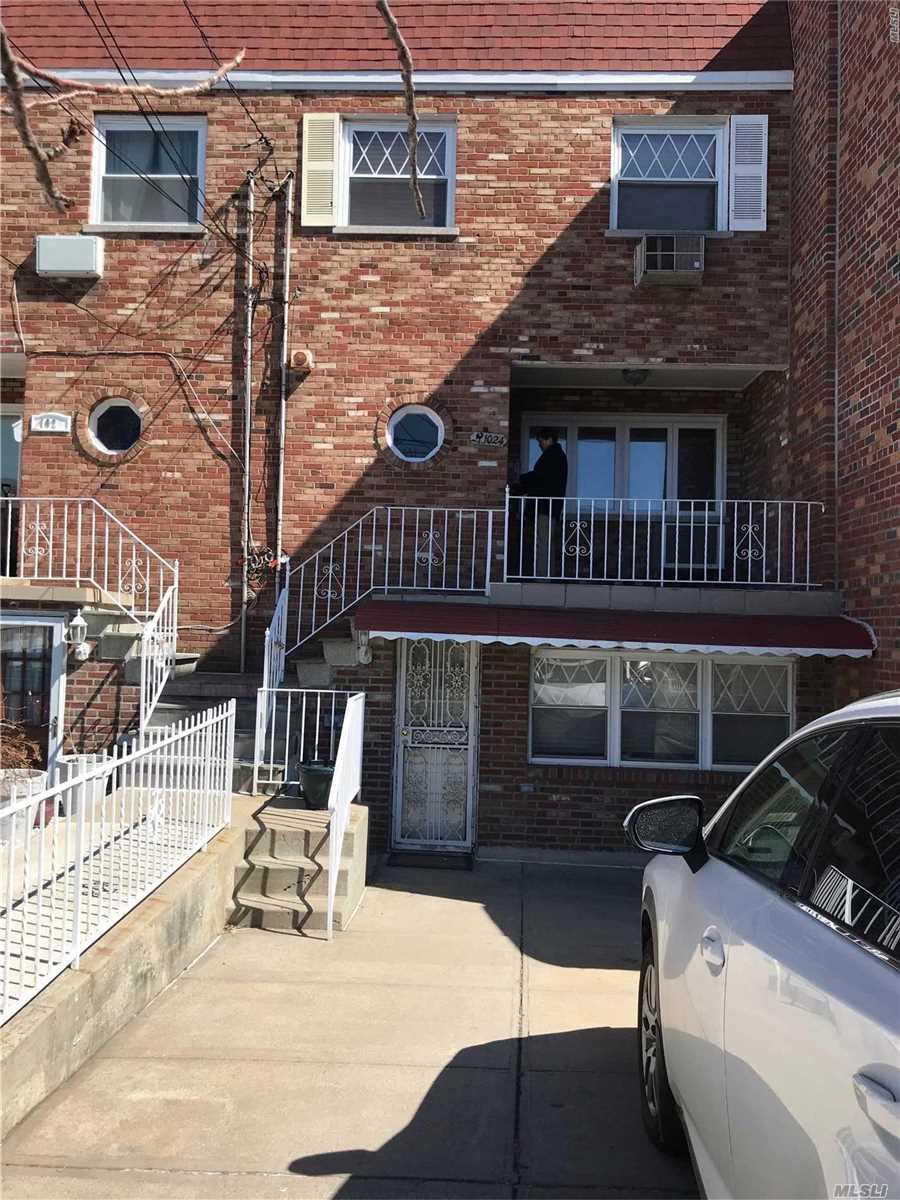 1024 Througmorton Ave - Photo 1