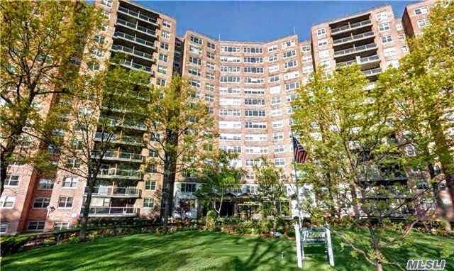 61-20 Grand Central Pky - Photo 1