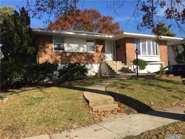 500 Golf Ct - Photo 1