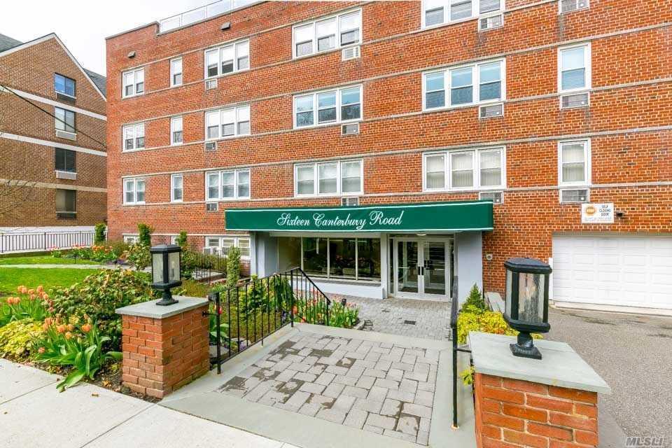 16 Canterbury - Photo 1