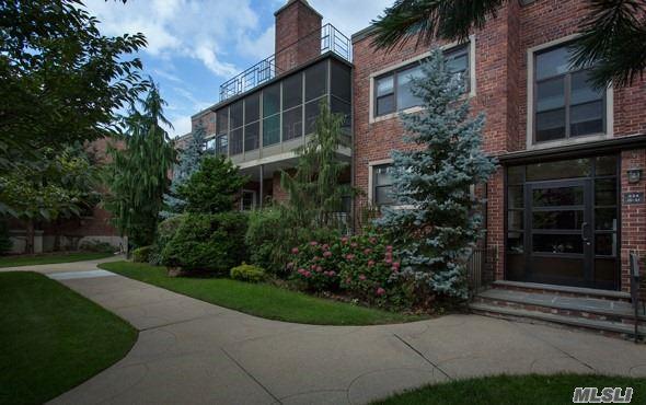 234 Cedarhurst Ave - Photo 1