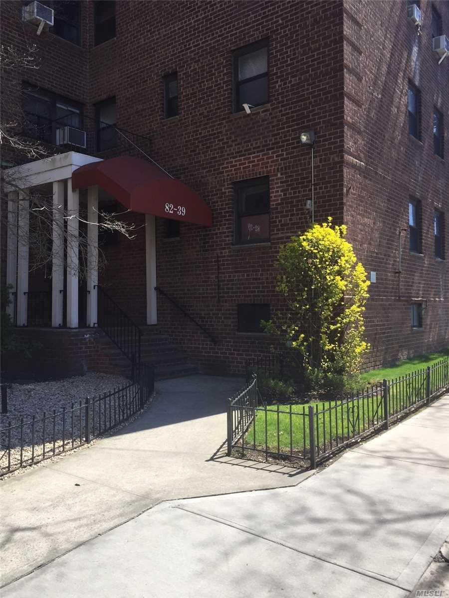 82-39 134St - Photo 1