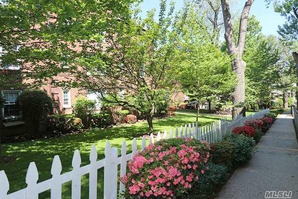 19 Schenck Ave - Photo 1