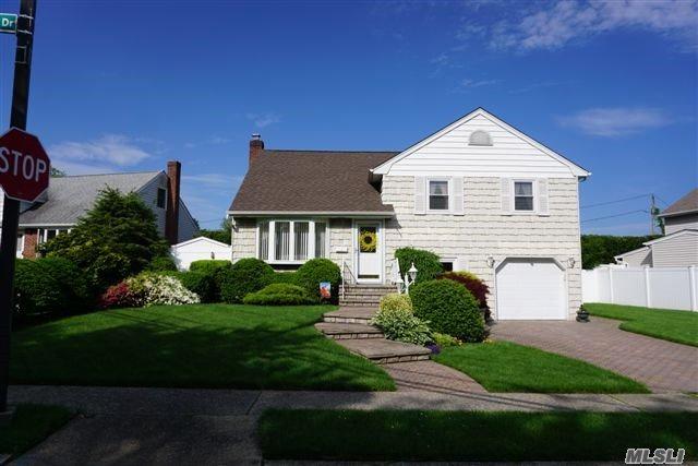 22 Brittany Dr - Photo 1