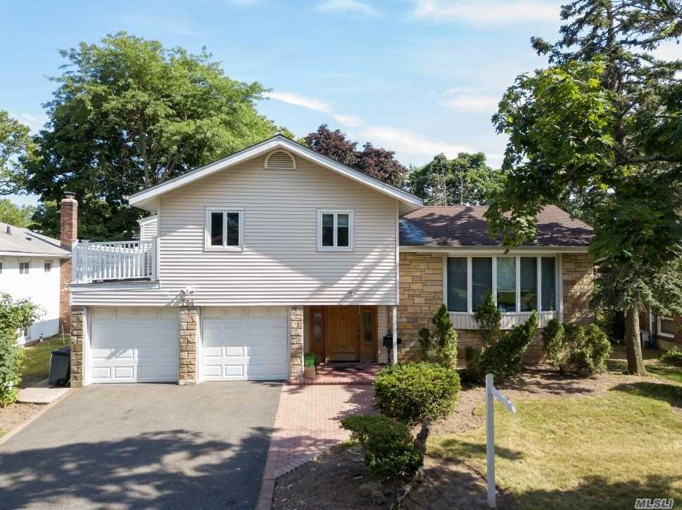 734 Park Ln - Photo 1