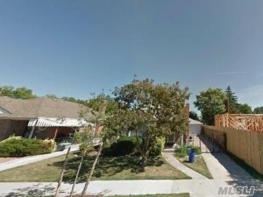 67-33 172 St - Photo 1