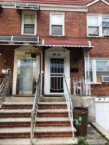 89-32 Vanderveer St - Photo 1
