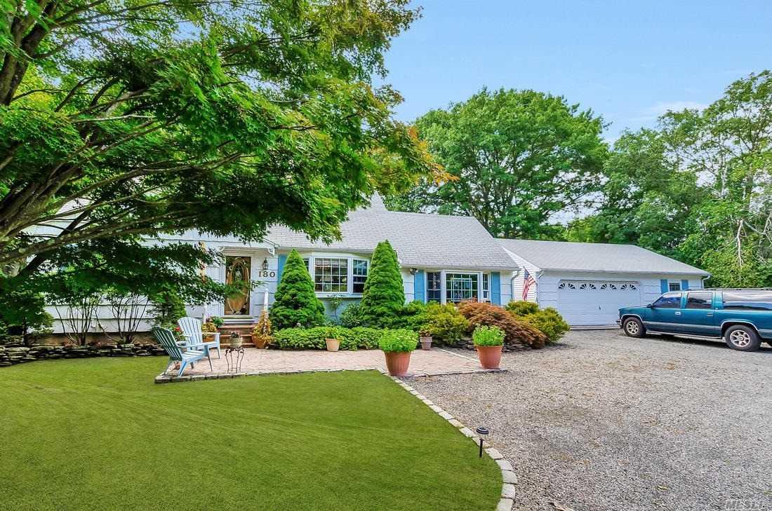 180 Helme Ave - Photo 1