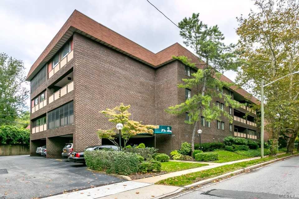 171 Middle Neck Rd - Photo 1