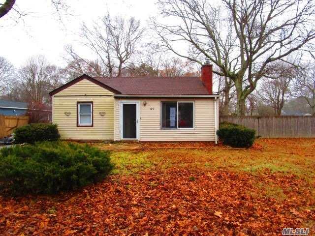 27 Holly Ln - Photo 1