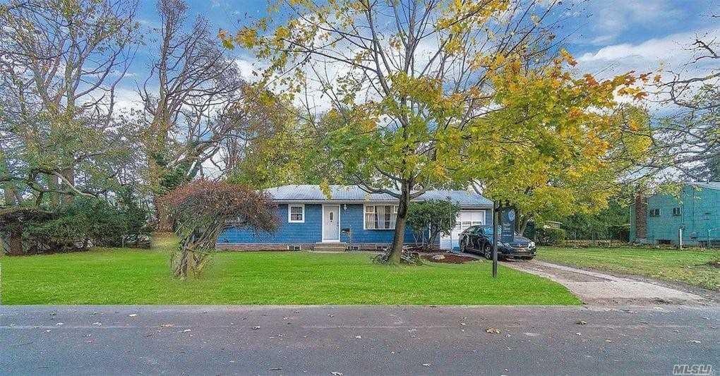 63 Franklin Ave - Photo 1