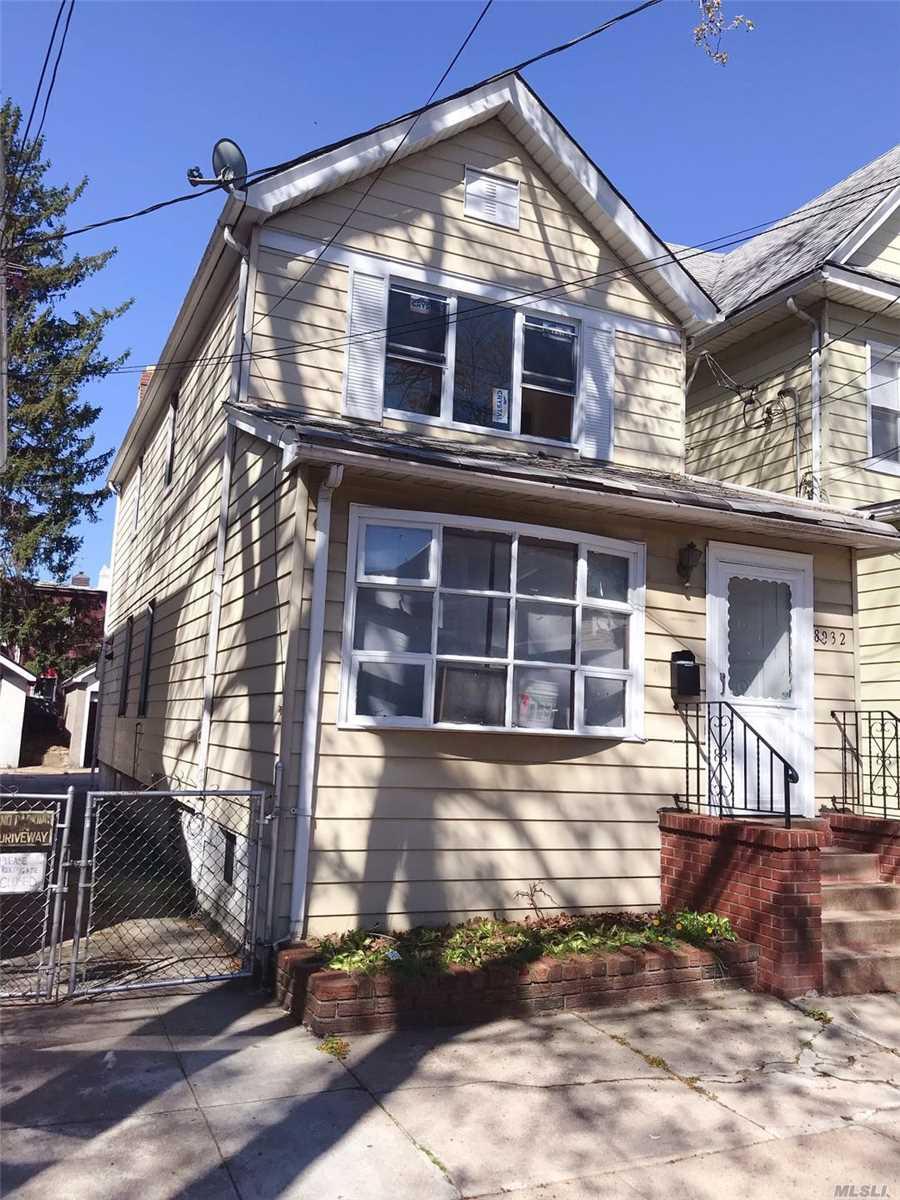 89-32 85 St - Photo 1