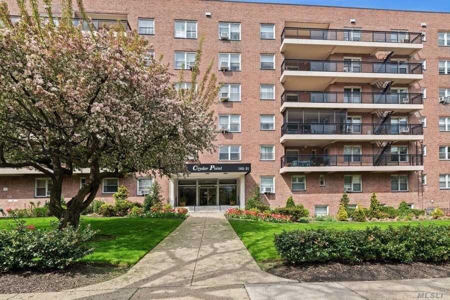 162-21 Powells Cove Blvd - Photo 1